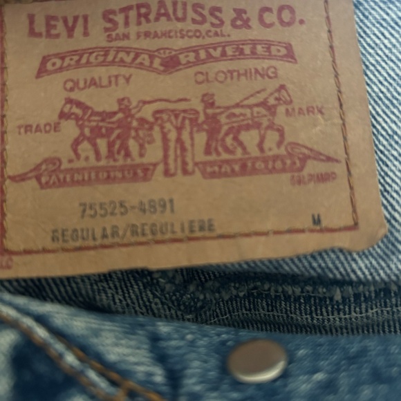 Men's Vintage Levi's Stone Wash Jean Jacket w/2 Side Pockets - Picture 6 of 6